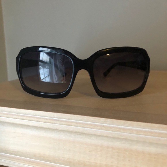 BCBG sunglasses - Picture 4 of 5